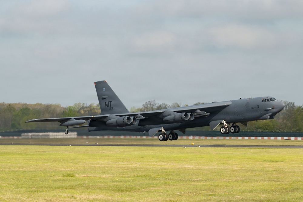 B-52H bomber integration showcases JTAC multinational readiness during African Lion 26