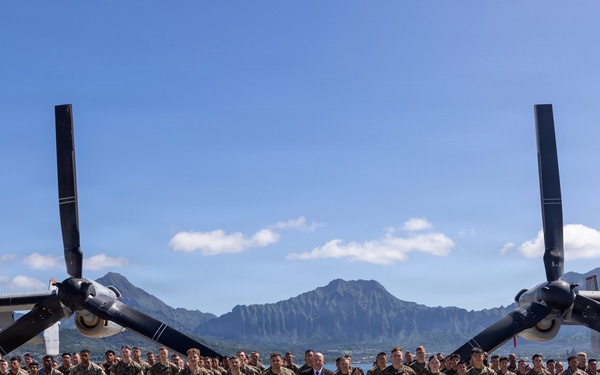 Pentagon senior advisor visits Hawaii Marines