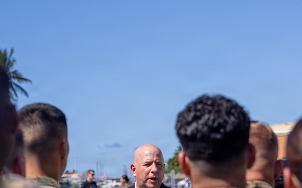 Pentagon senior advisor visits Hawaii Marines