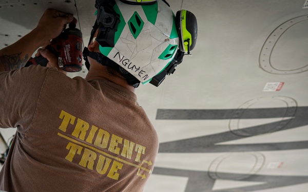 VP-26 Tridents on Deck