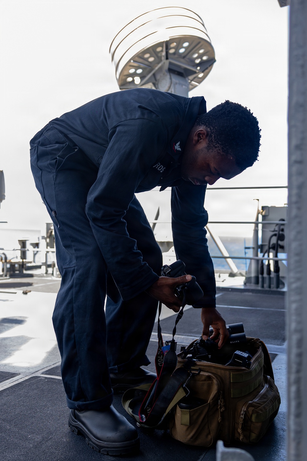Sailors With USS Boxer Conduct SNOOPIE Drill