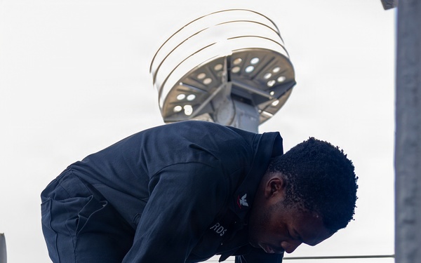 Sailors With USS Boxer Conduct SNOOPIE Drill