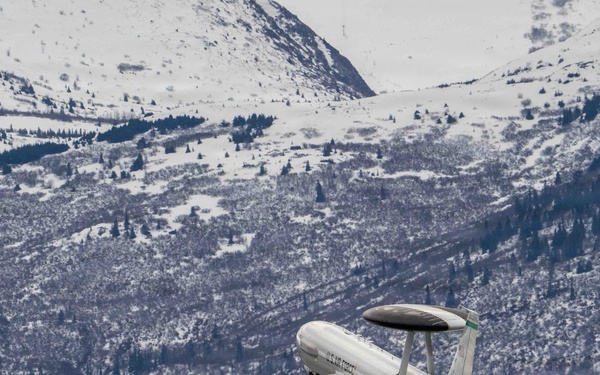 The E-3 Sentry: command center in the sky