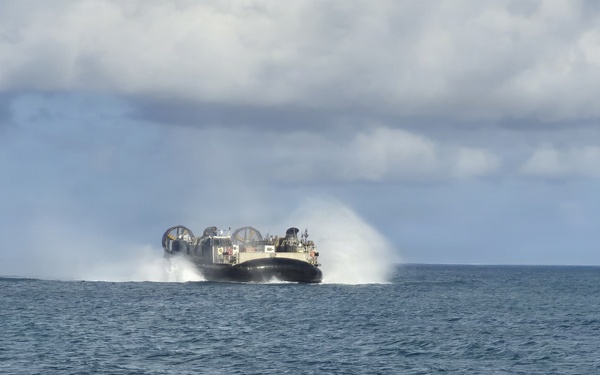 Navy Delivers Generators to Saipan