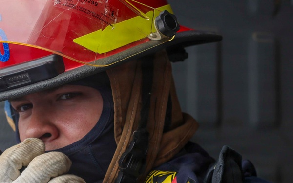 Comstock, 11th MEU Conduct General Quarters Drill