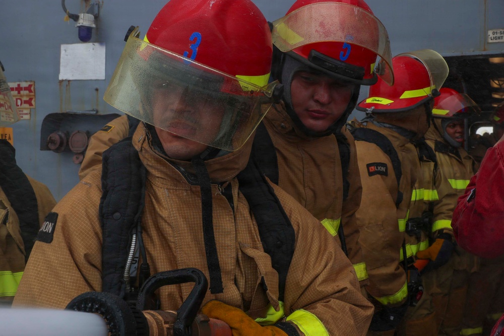 Comstock, 11th MEU Conduct General Quarters Drill