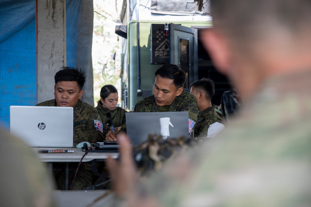 Balikatan 2026: 25th Infantry Division Leaders meet with Armed Forces of the Philippines