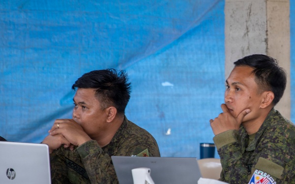 Balikatan 2026: 25th Infantry Division Signal conducts radio check with Armed Forces of the Philippines