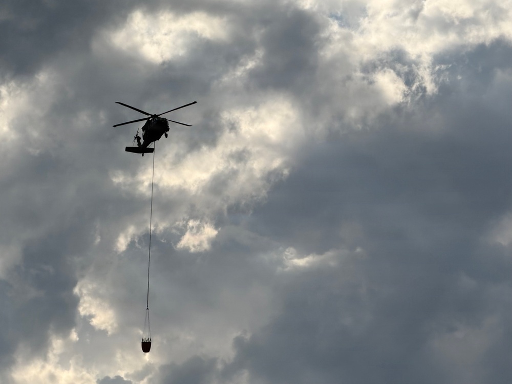 UH-60 Black Hawk Supports Wildfire Suppression