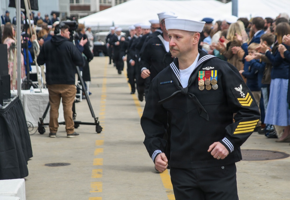 USS Idaho (SSN 799) is Commissioned at SUBASE