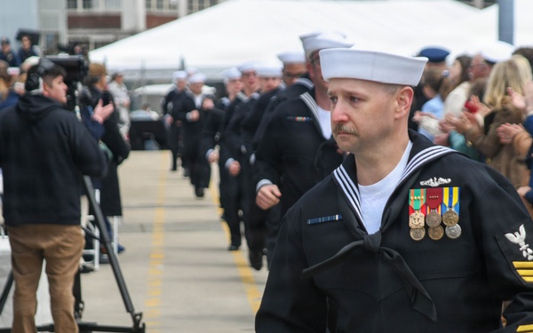 USS Idaho (SSN 799) is Commissioned at SUBASE