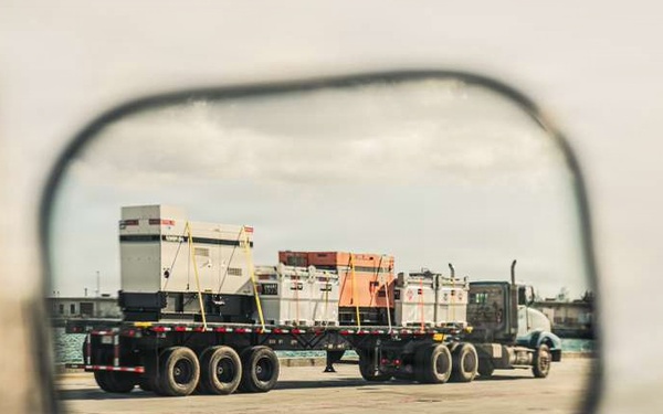 LCAC 62 arrives at Naval Base Guam in response to Super Typhoon Sinlaku