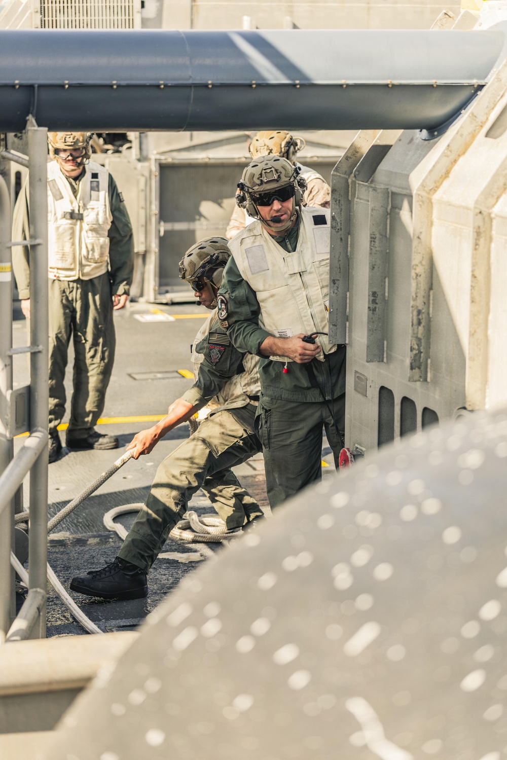 LCAC 62 arrives at Naval Base Guam in response to Super Typhoon Sinlaku