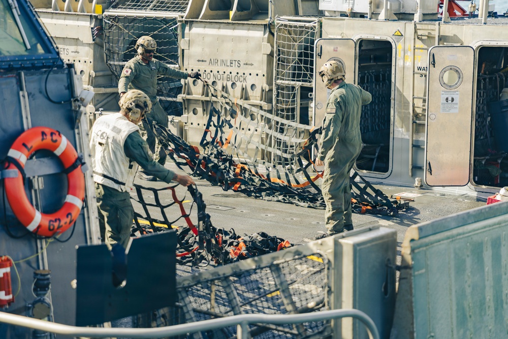 LCAC 62 arrives at Naval Base Guam in response to Super Typhoon Sinlaku