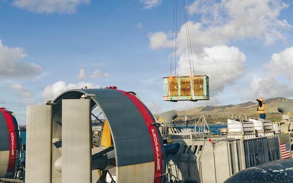 LCAC 62 arrives at Naval Base Guam in response to Super Typhoon Sinlaku