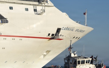 Coast Guard escorts cruise ship