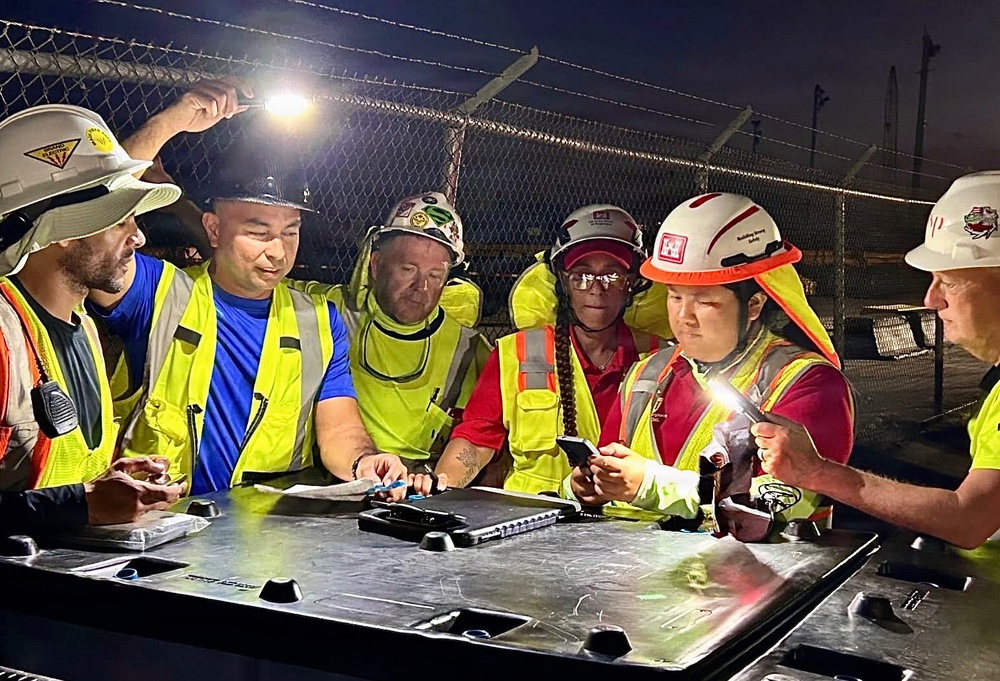 USACE Power Planning and Response Team Work into the Late  Night Hours