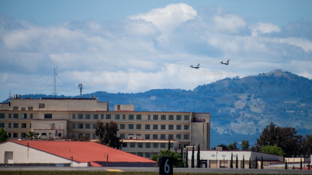 Thunderbirds 1-7 arrive ahead of Wings Over Solano air show