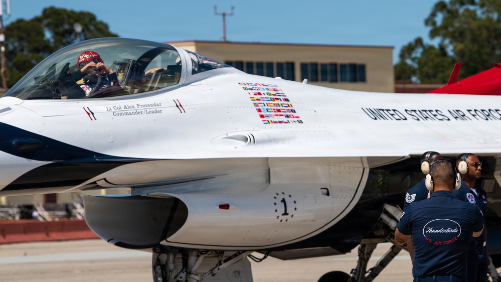 Thunderbirds 1-7 arrive ahead of Wings Over Solano air show