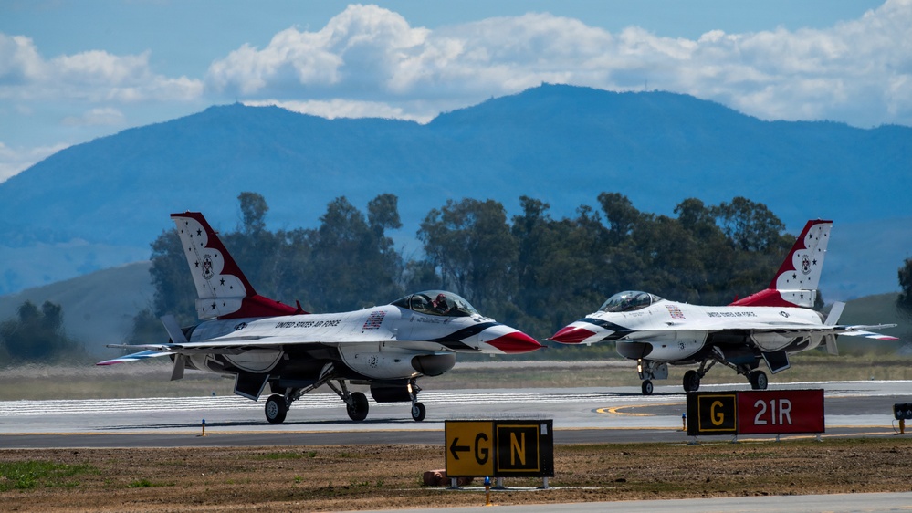 Thunderbirds 1-7 arrive ahead of Wings Over Solano air show