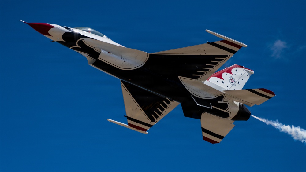 Thunderbirds 1-7 arrive ahead of Wings Over Solano air show