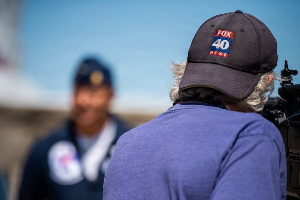 Thunderbirds 1-7 arrive ahead of Wings Over Solano air show