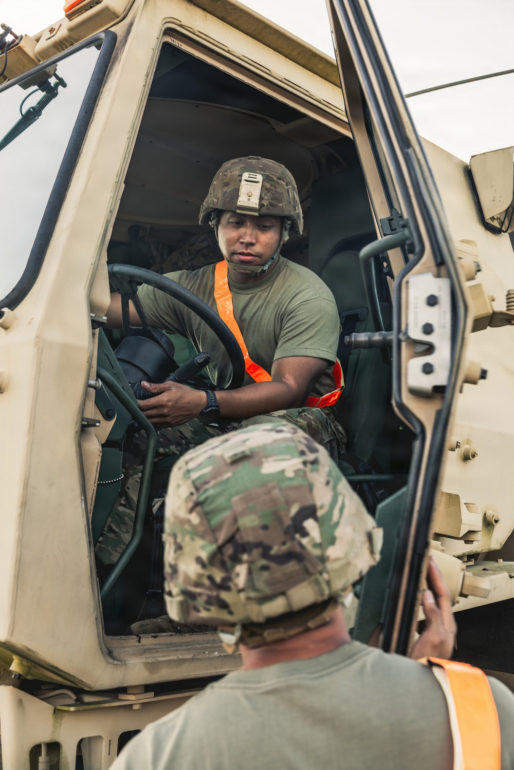 LCAC 52 and LCAC 62 arrive in Guam to support Typhoon Sinlaku recovery efforts