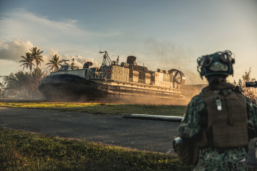LCAC 52 and LCAC 62 arrive in Guam to support Typhoon Sinlaku recovery efforts