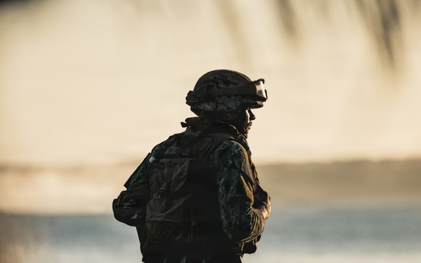 LCAC 52 and LCAC 62 arrive in Guam to support Typhoon Sinlaku recovery efforts