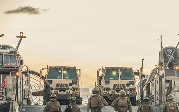 LCAC 52 and LCAC 62 arrive in Guam to support Typhoon Sinlaku recovery efforts