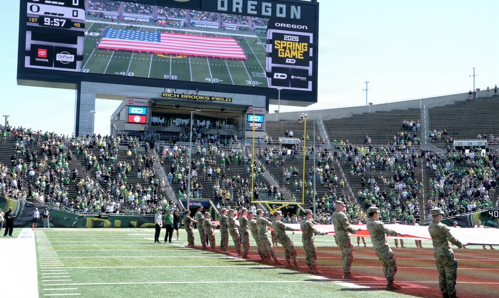 Oregon National Guard salutes service at University of Oregon Spring football game