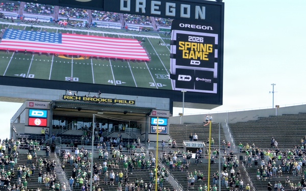 Oregon National Guard salutes service at University of Oregon Spring football game