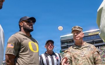 Oregon National Guard salutes service at University of Oregon Spring football game