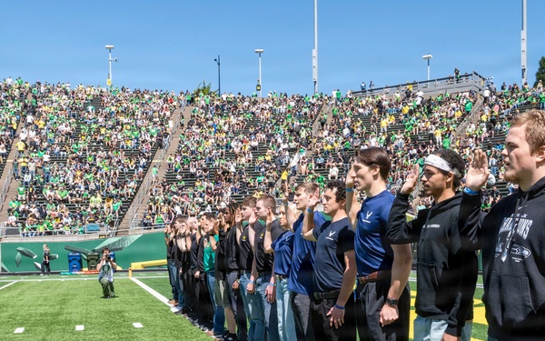 Oregon National Guard salutes service at University of Oregon Spring football game