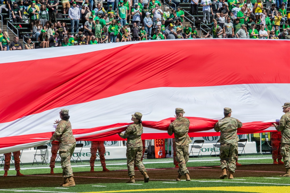 Oregon National Guard salutes service at University of Oregon Spring football game