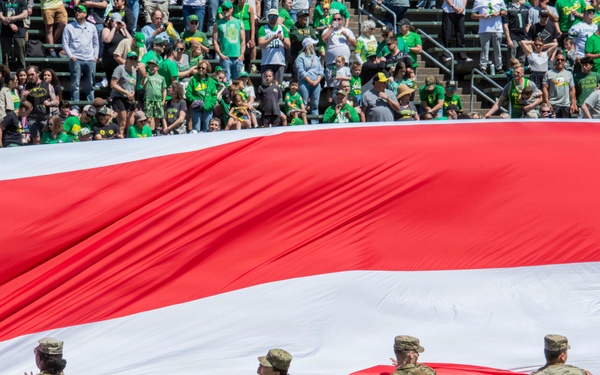 Oregon National Guard salutes service at University of Oregon Spring football game