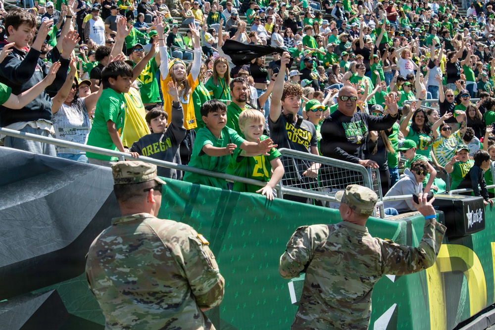 Oregon National Guard salutes service at University of Oregon Spring football game