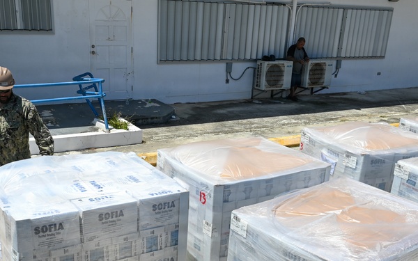 In wake of Typhoon Sinlaku, NMCB-1’s Seabees help deliver water to Saipan community