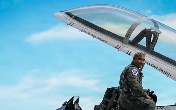 Wings Over Solano: Hometown Hero flies with Thunderbirds at Travis AFB