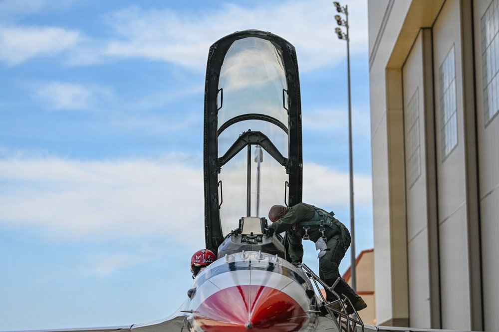 Wings Over Solano: Hometown Hero flies with Thunderbirds at Travis AFB