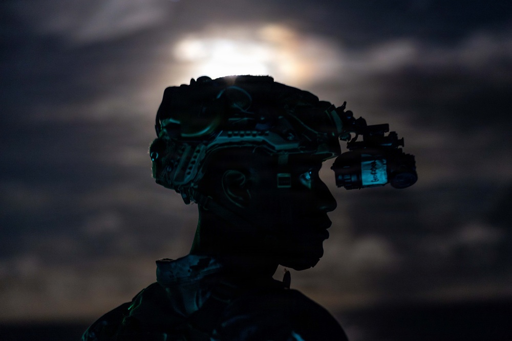 11th MEU Marines, Sailors Transit the Surigao Strait Abroad USS Boxer
