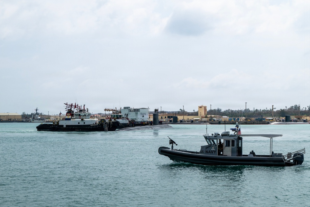 USS Jefferson City (SSN 759) returns to Naval Base Guam