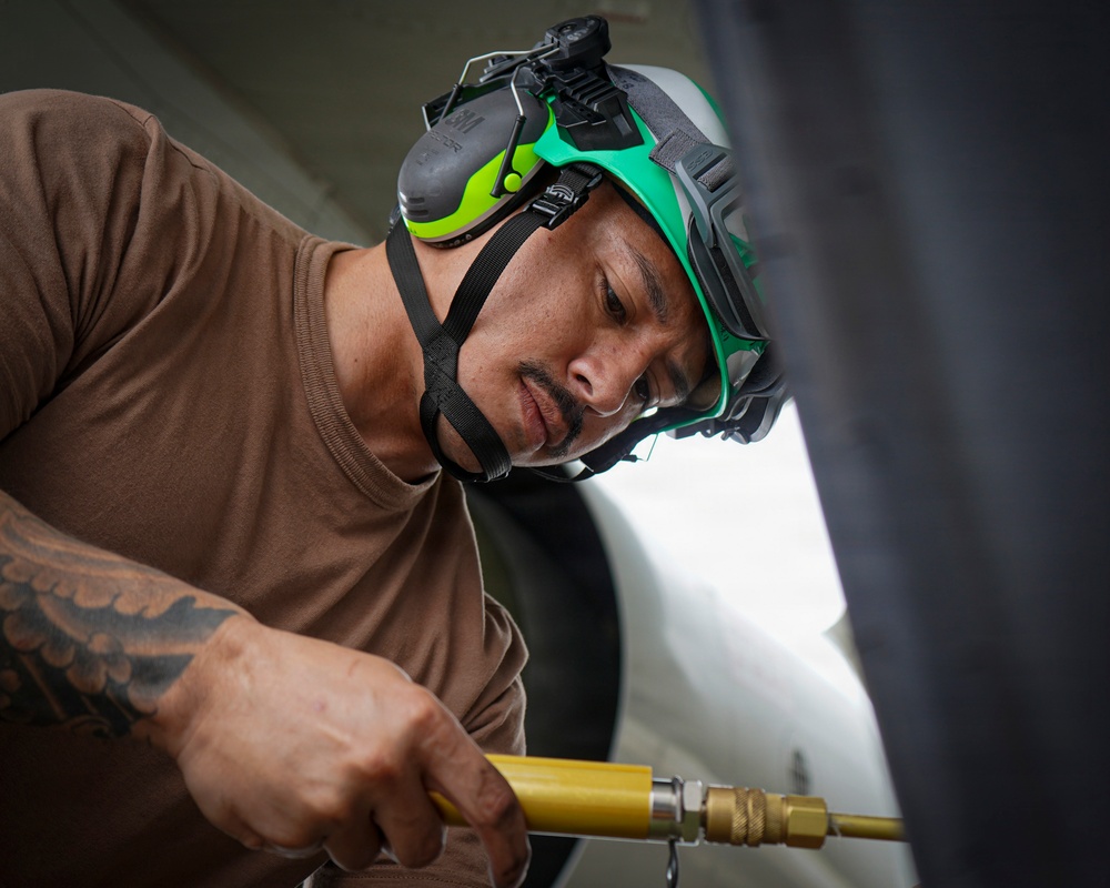 VP-26 Tridents Perform Routine Maintenance on P-8A Poseidon