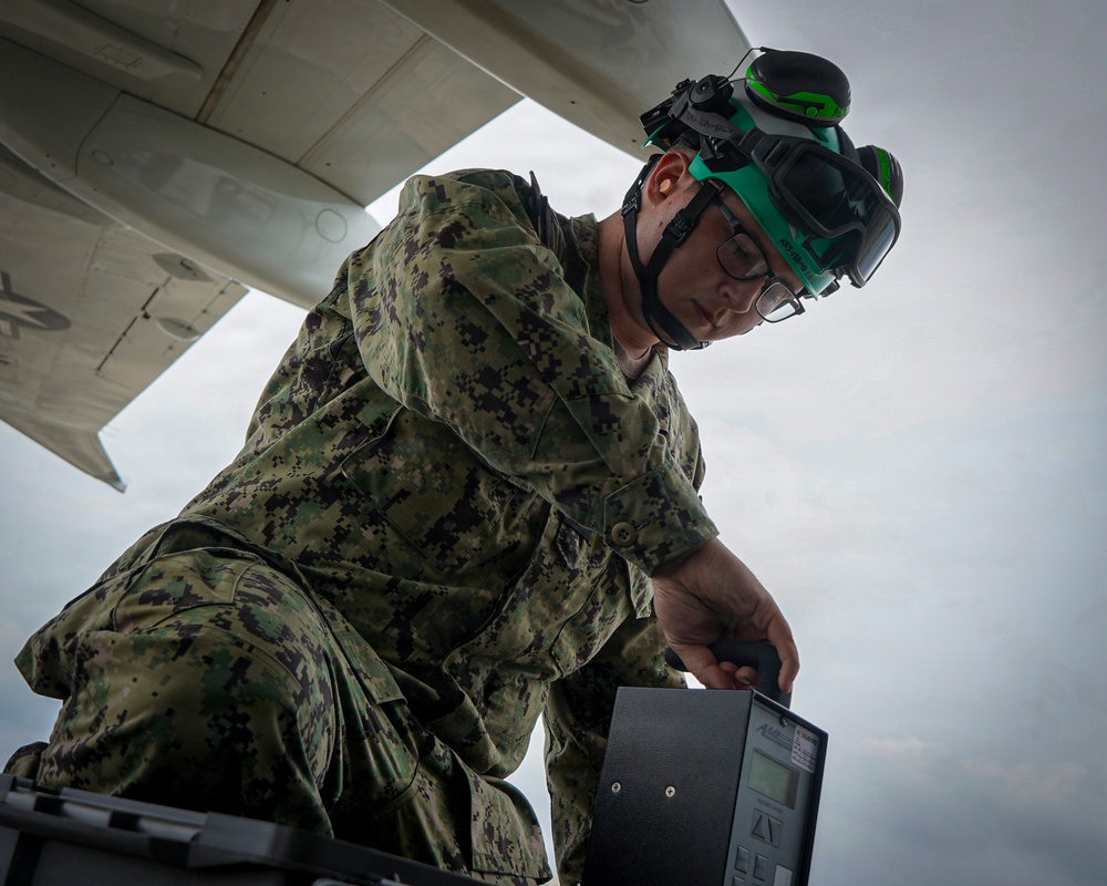 VP-26 Tridents Perform Routine Maintenance on P-8A Poseidon