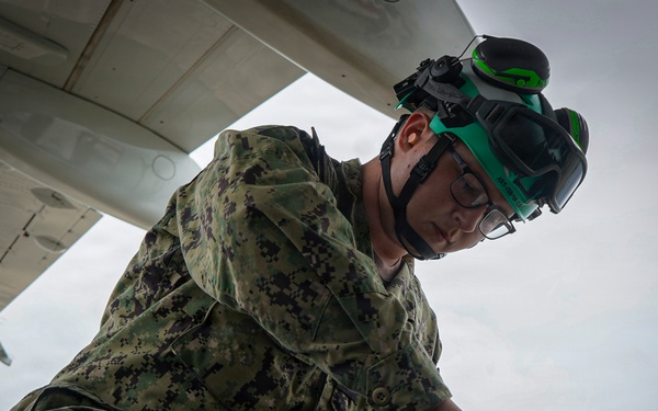 VP-26 Tridents Perform Routine Maintenance on P-8A Poseidon