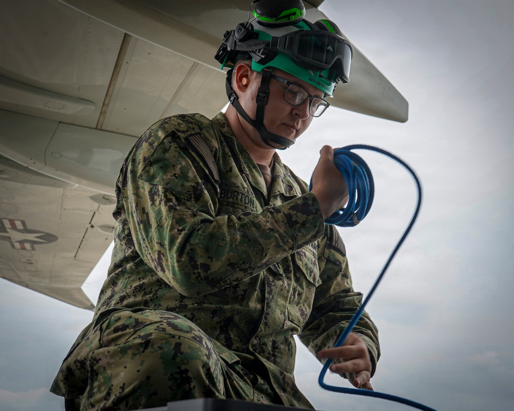 VP-26 Tridents Perform Routine Maintenance on P-8A Poseidon