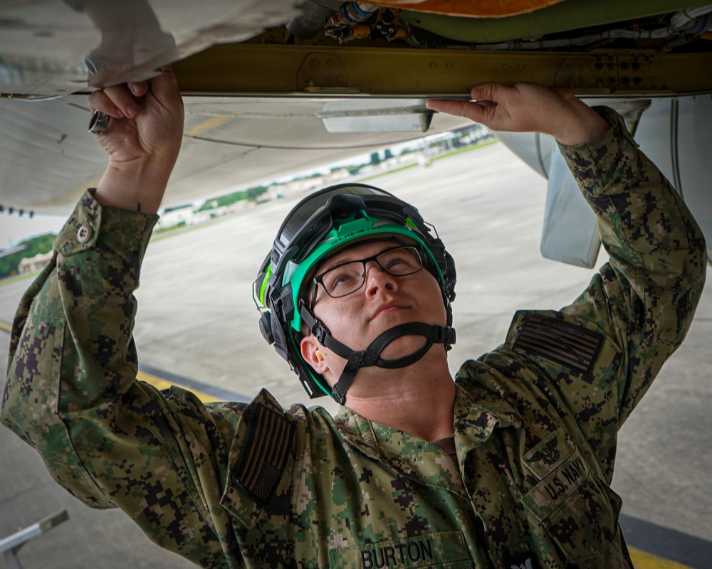 VP-26 Tridents Perform Routine Maintenance on P-8A Poseidon