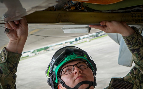 VP-26 Tridents Perform Routine Maintenance on P-8A Poseidon