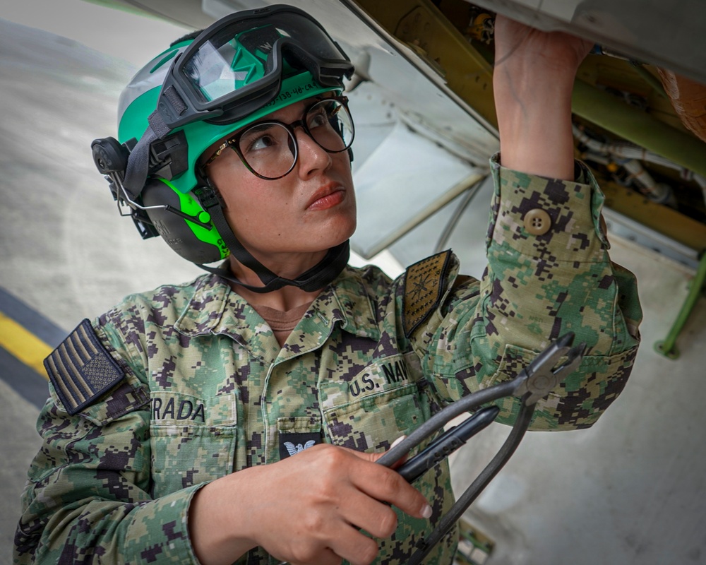 VP-26 Tridents Perform Routine Maintenance on P-8A Poseidon