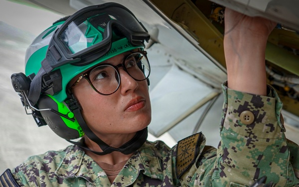 VP-26 Tridents Perform Routine Maintenance on P-8A Poseidon